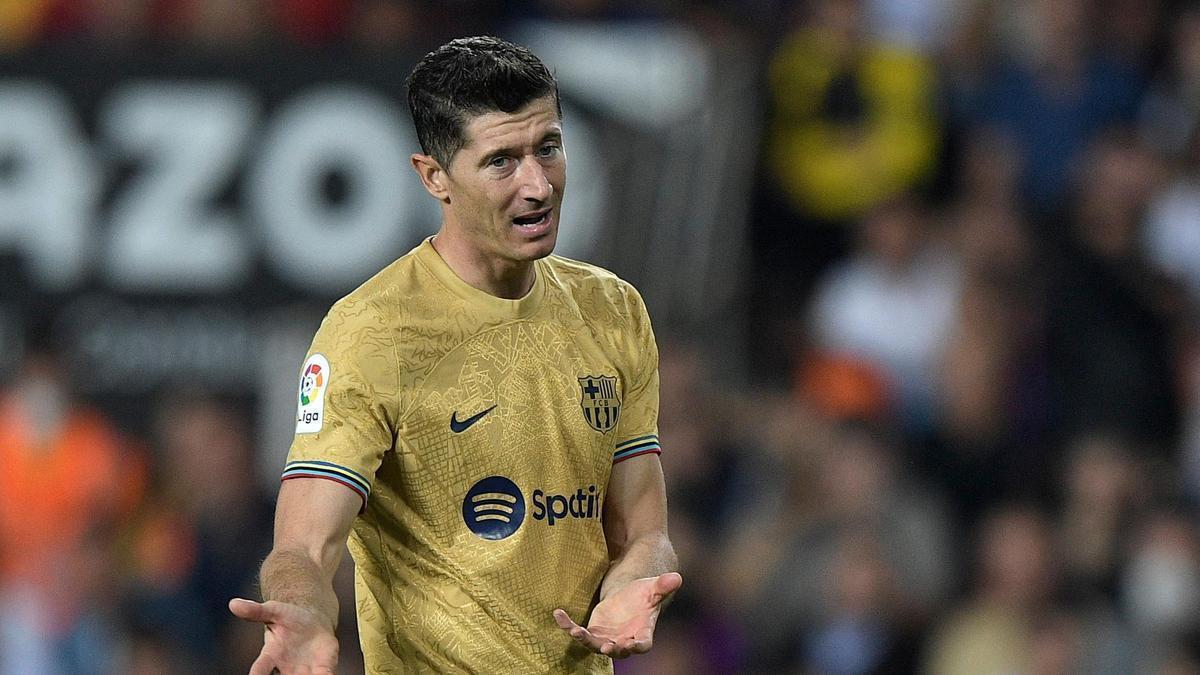 Lewandowski en el partido frente al Valencia en Mestalla