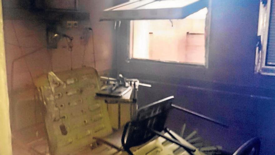 Un herido grave y 48 evacuados en  un incendio en el hospital de Sagunto