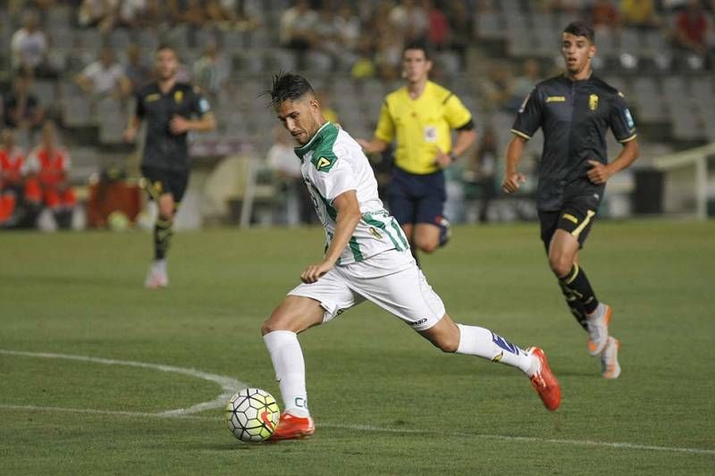 El Córdoba CF vence en su presentación al Granada