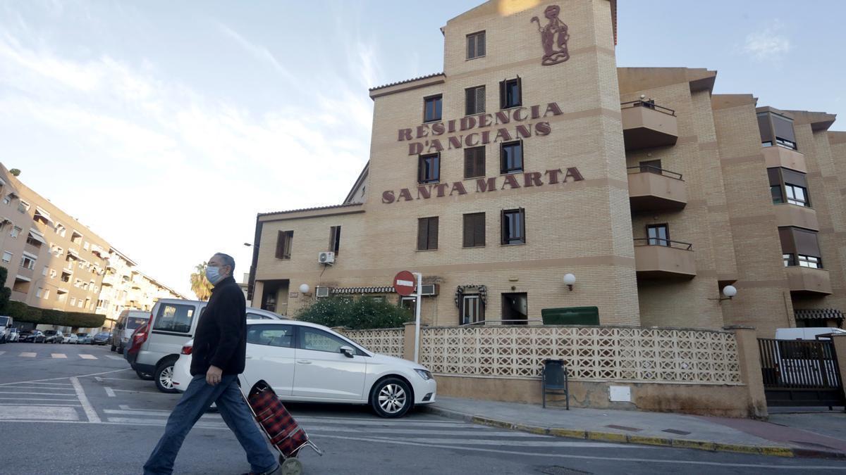 Fachada de la residencia Santa Marta de La Vila.