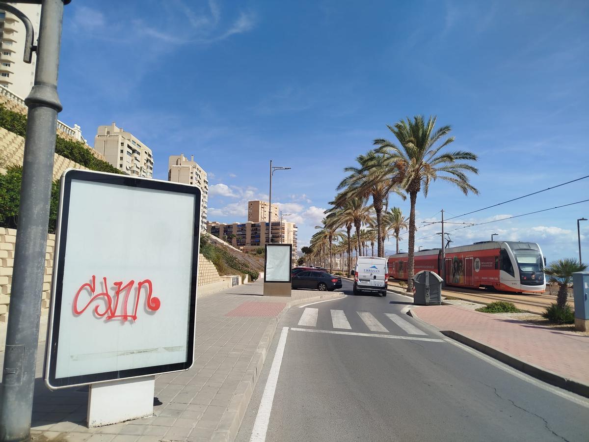 Mupis sin publicidad en El Campello