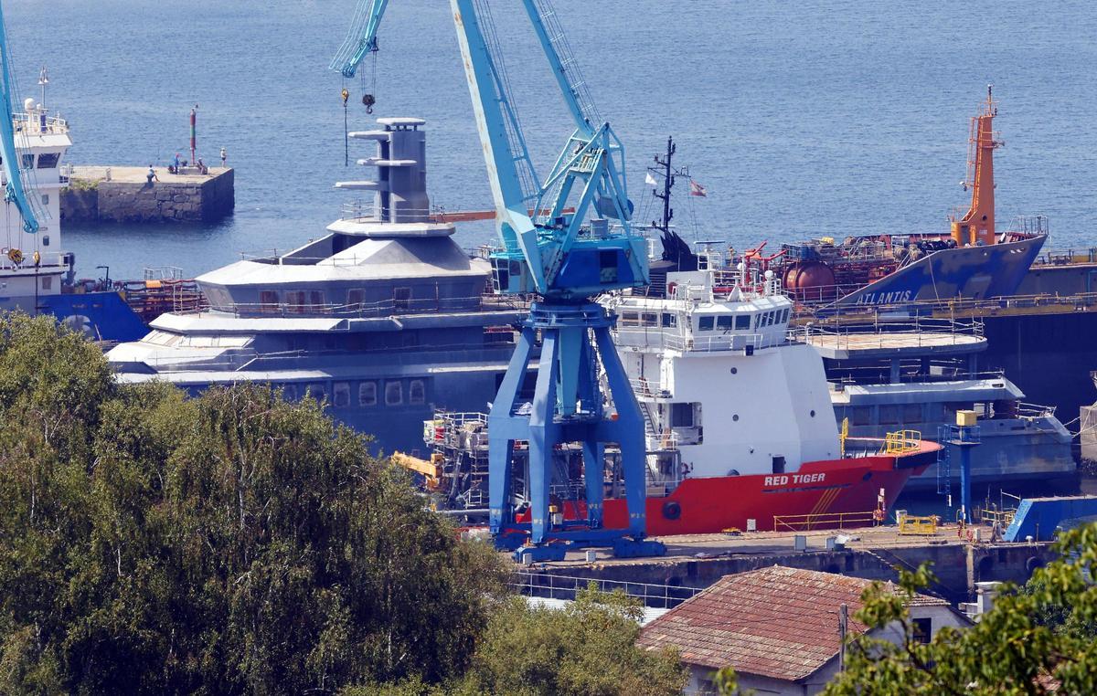 El yate «PJ World», ayer en su amarre en el astillero Metalships&amp;Docks