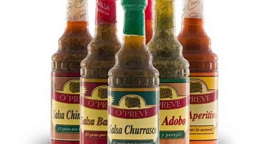 Variedades de salsas en sus envases de presentación.