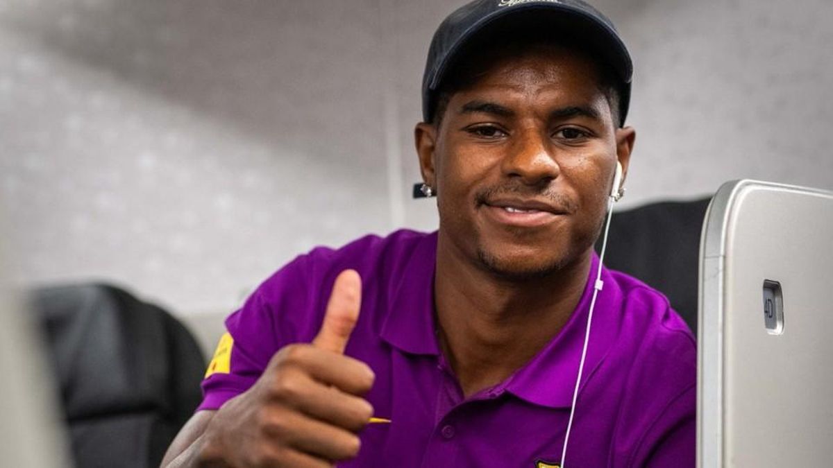 Marcus Rashford, en el avión del Barça camino de Japón. Marcus Rashford, en el avión del Barça camino de Japón.