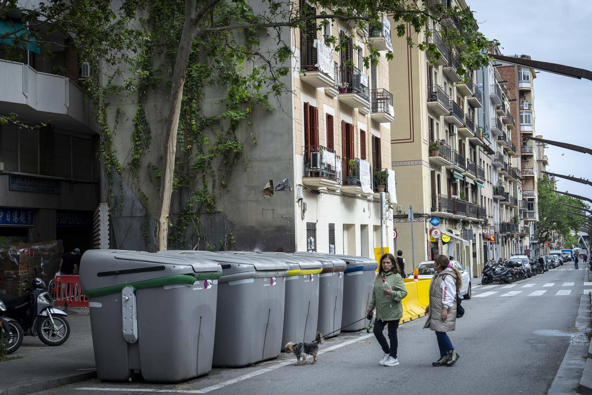 Viviendas que estaban afectadas de derribo en la rambla Badal, en Barcelona.