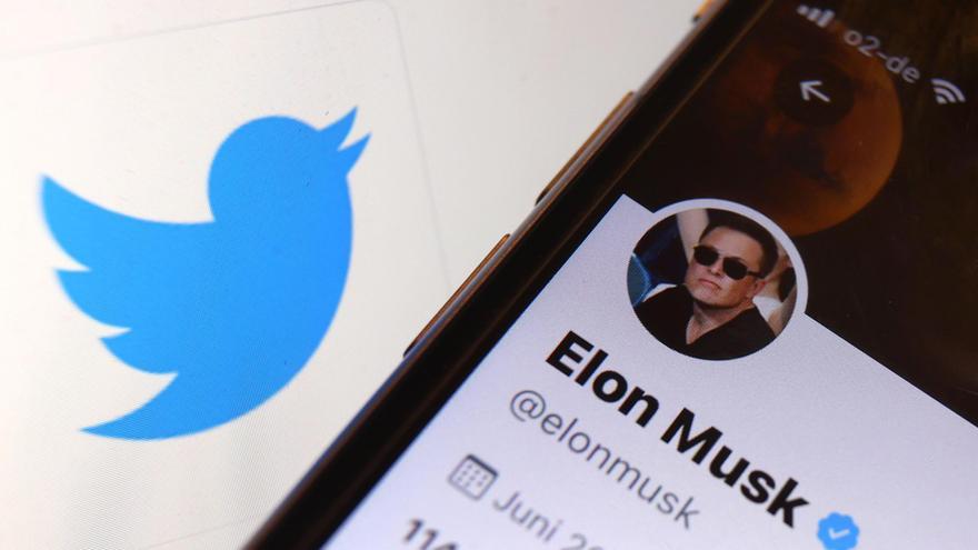 Archivo - FILED - 26 April 2022, Bavaria, Kempten: A picture shows Elon Musk Twitter's acount. Photo: Karl-Josef Hildenbrand/dpa