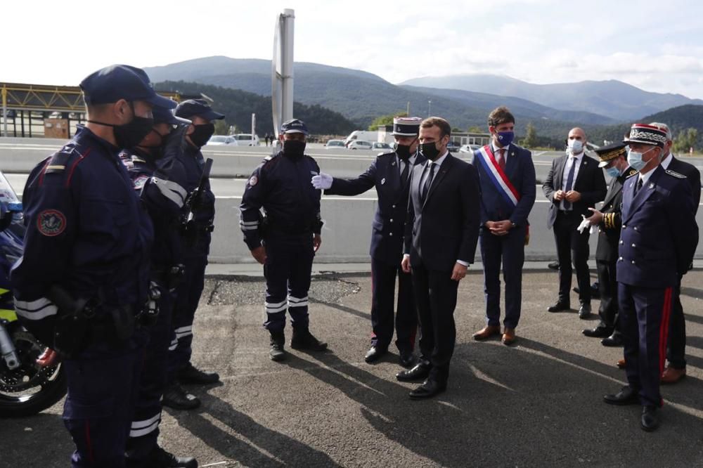 El president de França, Emmanuel Macron, visita el Pertús