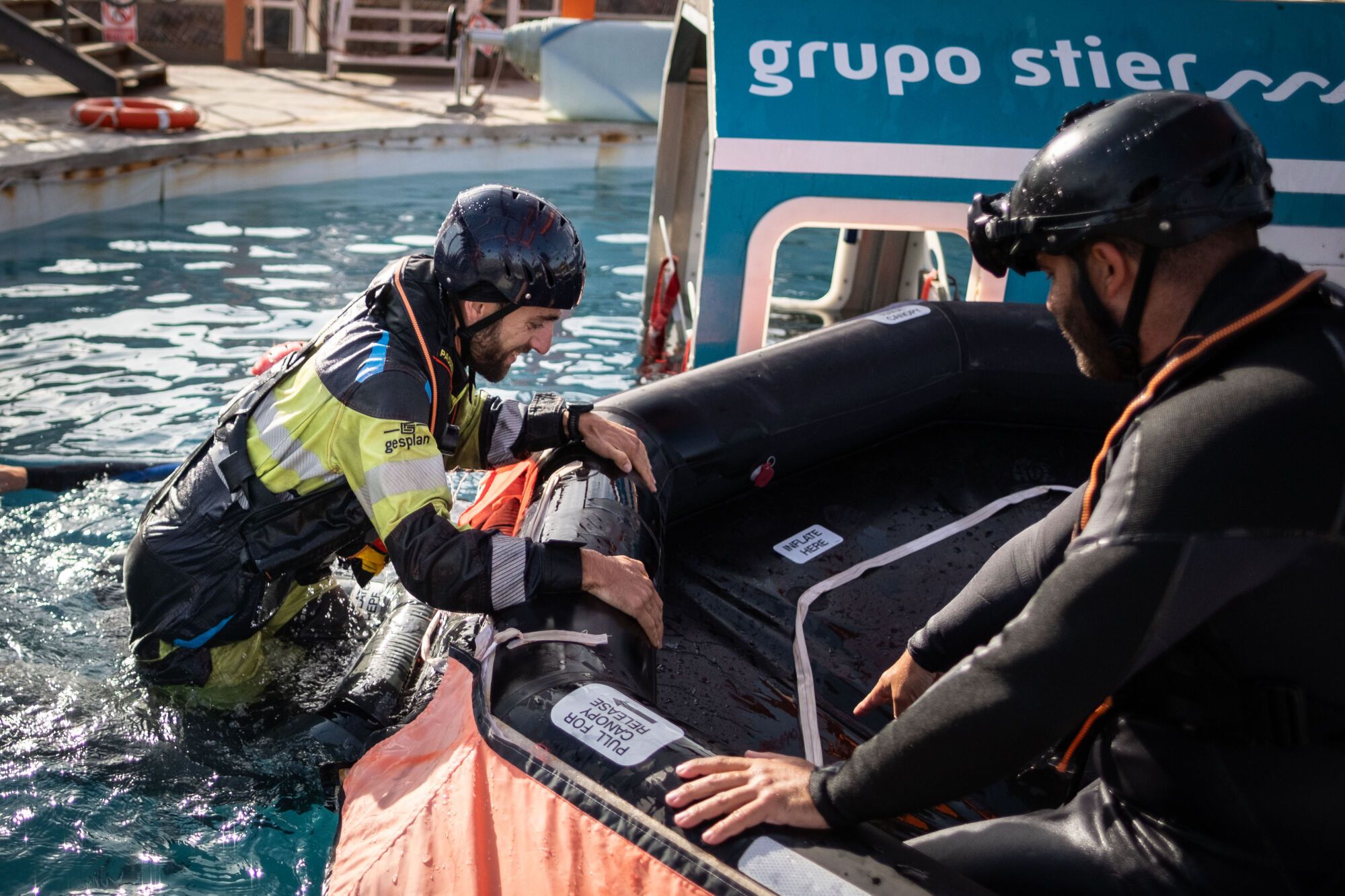 Curso de formación del EIRIF en amerizajes de helicópteros