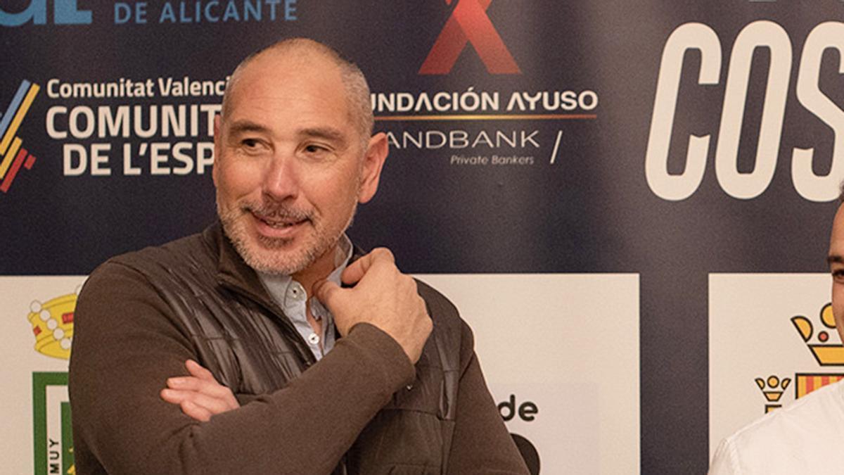 El concejal de Altea detenido por supuestos malos tratos a su pareja sale del juzgado de Dénia