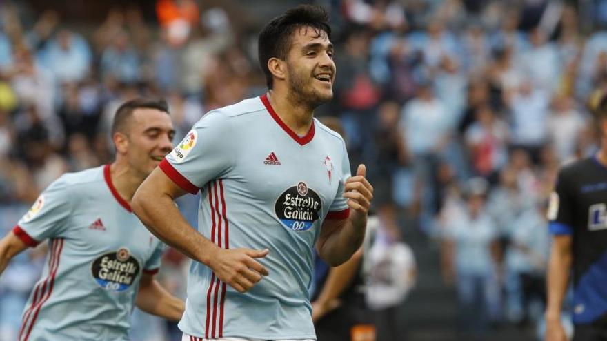 Maxi Gómez celebra el único tanto del encuentro. // Ricardo Grobas