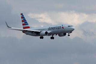Un avión vuelve a su origen en EEUU al negarse un pasajero a llevar mascarilla