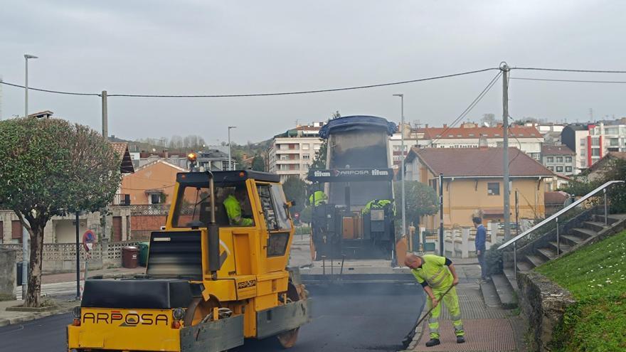 En marcha las obras de mejora de la pavimentación de varias calles de la zona este de Pola de Siero