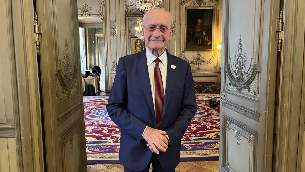 El alcalde de Málaga, Francisco de la Torre, en la Embajada de España en París.