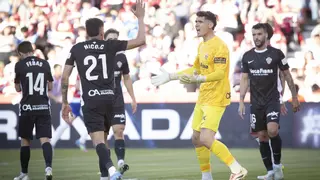 Granada - Elche: Un punto valioso hace al Elche más líder (1-1)