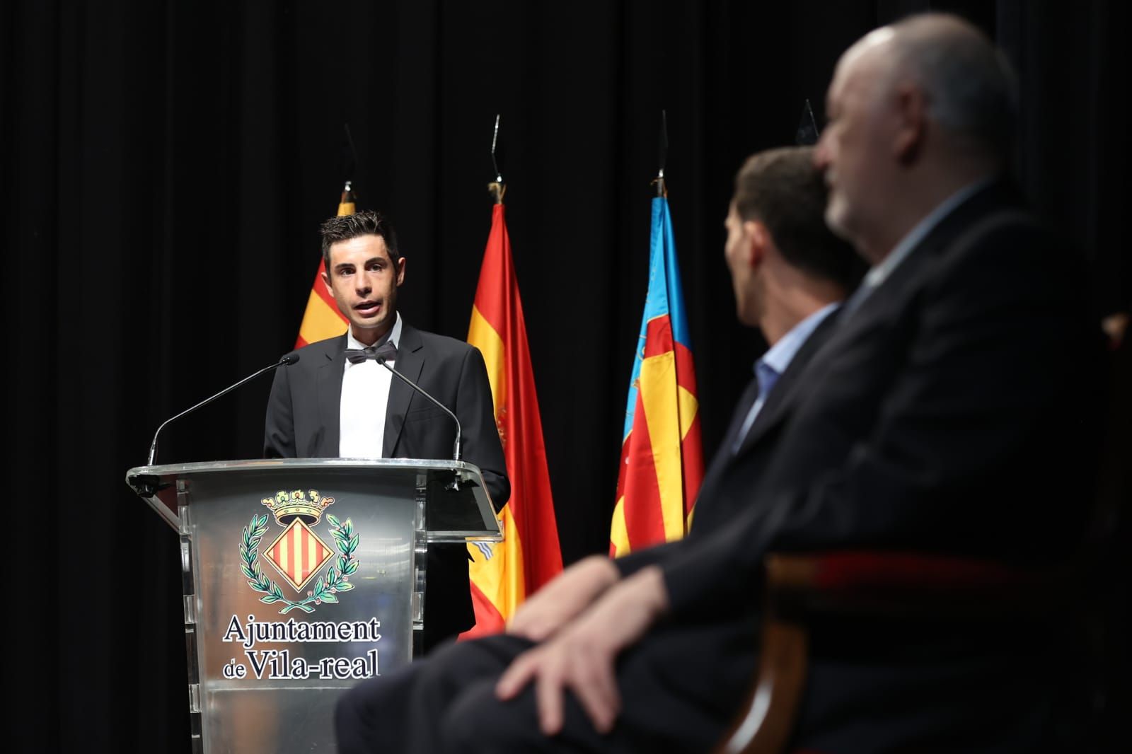 Llaneza, Pau y Sebastián Mora reciben la Medalla de Oro de Vila-real