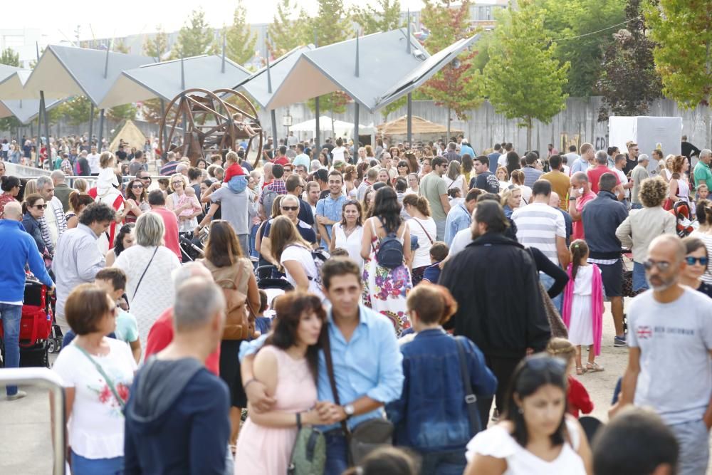 Centenares de familias acuden al Vicus Spacorum de Navia para disfrutar de talleres, atracciones y mercados basados en la época romana.