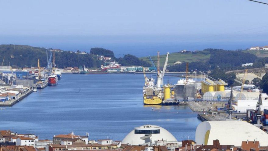 El Puerto de Avilés alerta: la carencia eléctrica dificulta cumplir las normas europeas