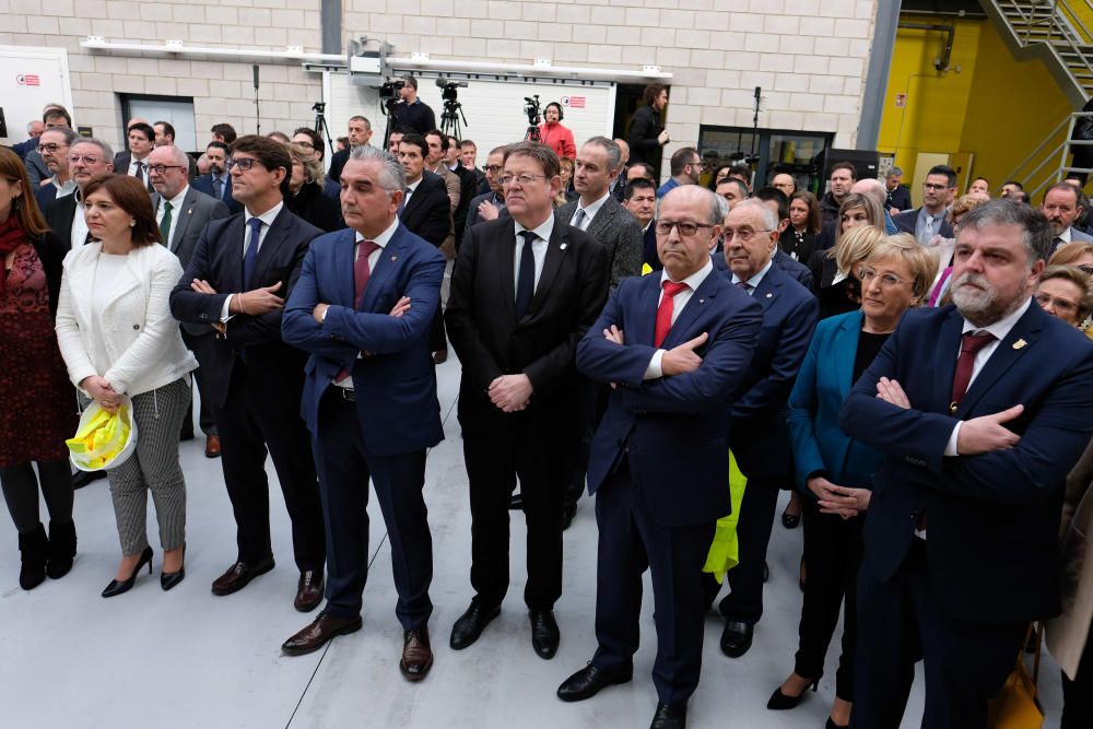 Ximo Puig inaugura la nueva fábrica de aluminio de Vialco en Villena