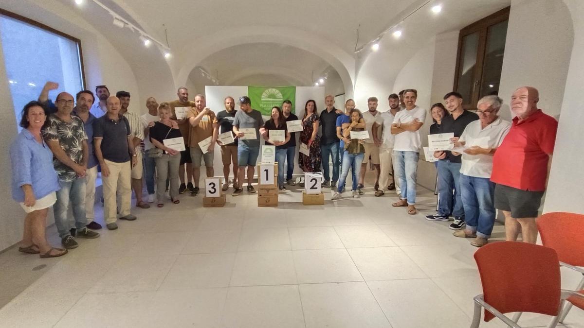 Participants i jurat del concurs de tas a la Misericòrdia de Palma.