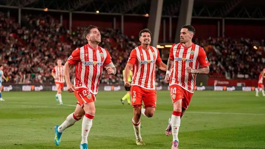 Embarba adelantó al Almería nada más empezar la segunda parte