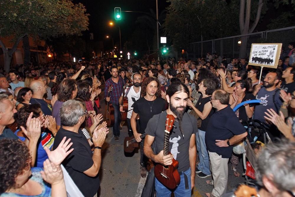 El muro de Pink Floyd suena por todas partes