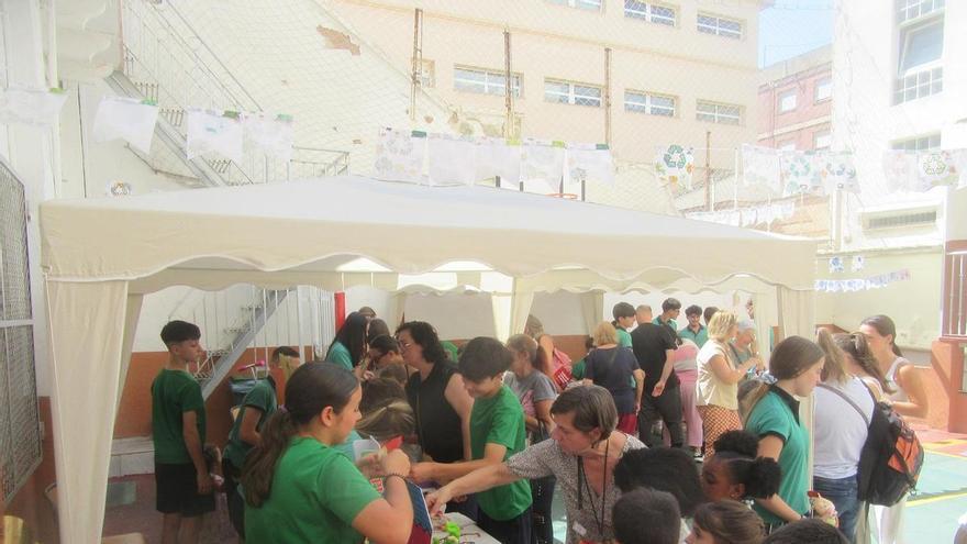 El proyecto “Fontaine solidaria” del colegio La Fontaine de Burjassot se vuelca con la Protectora de Animales