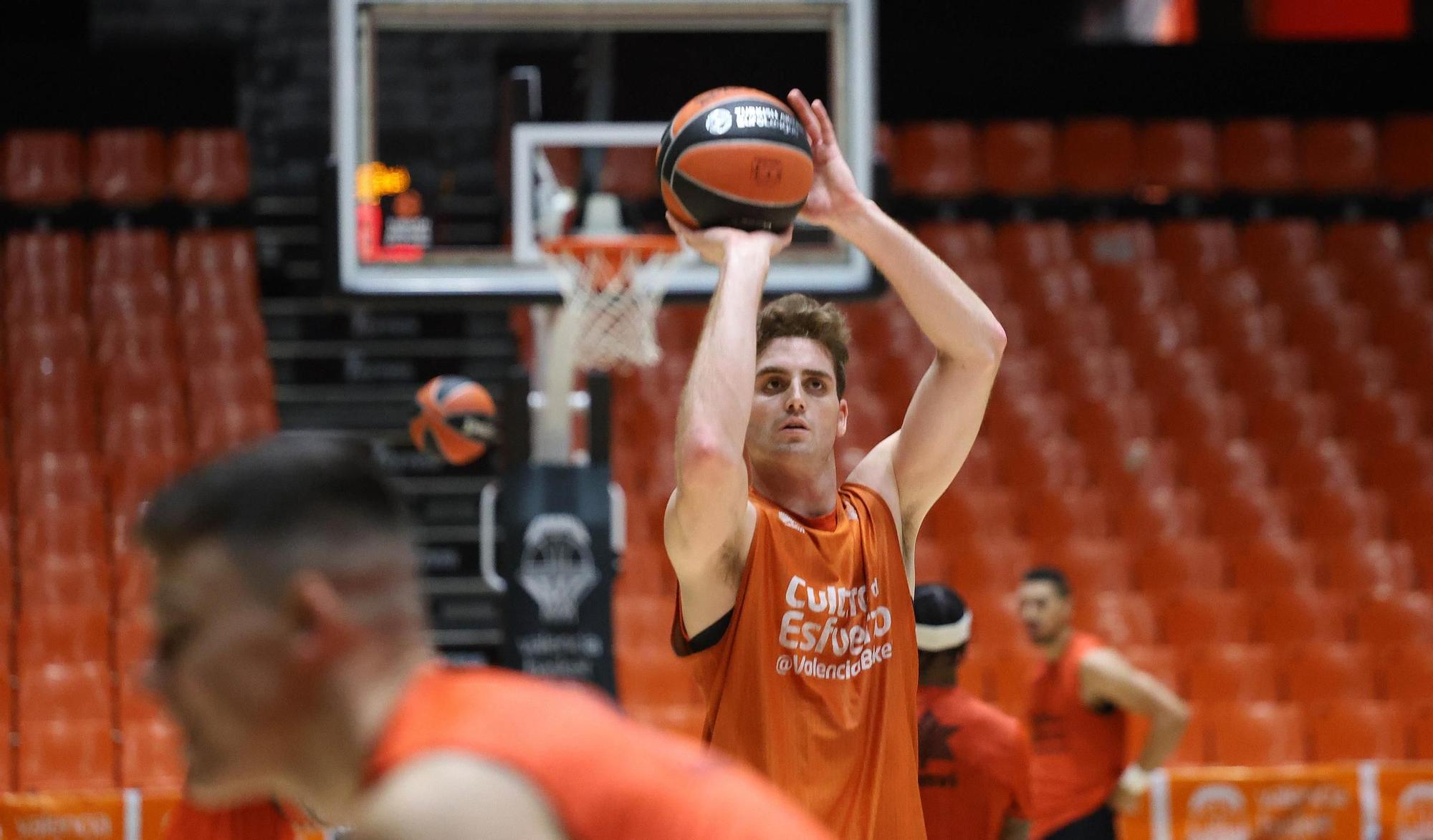 Entrenamiento del Valencia Basket previo al partido frente a Maccabi