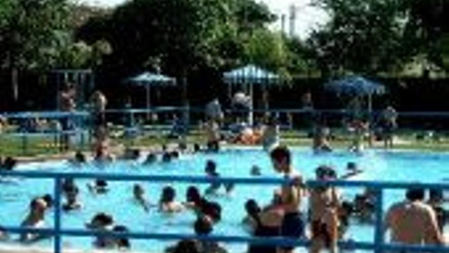 Las piscinas duplicaron en junio los usuarios con respecto al 2003