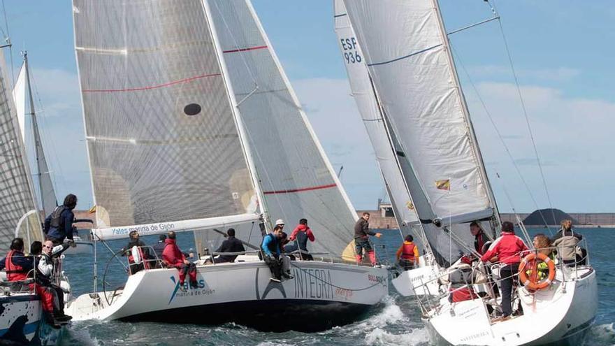 Salida de una de las regatas del Trofeo &quot;Primavera&quot;.