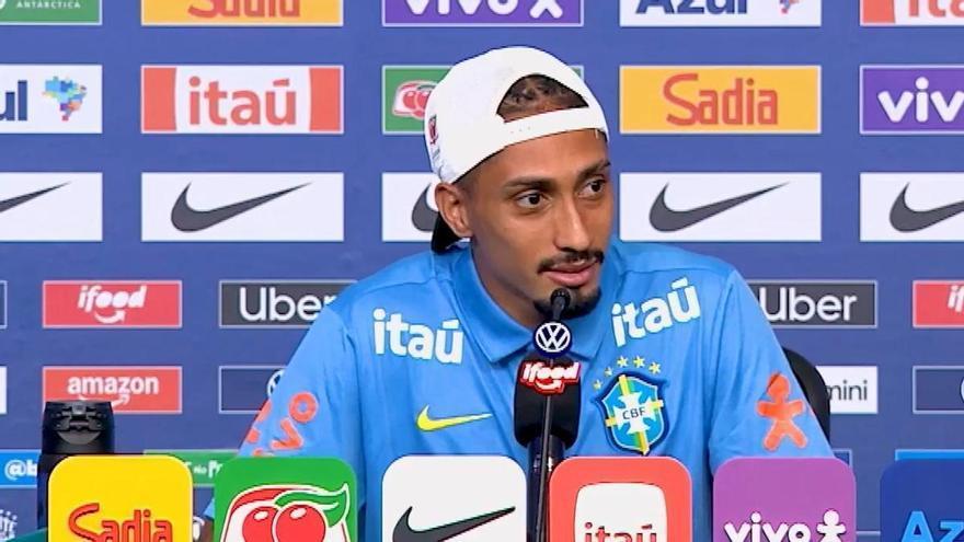 La reflexión de Raphinha sobre las redes sociales, las opciones de Brasil y el apoyo de los 'torcedores'