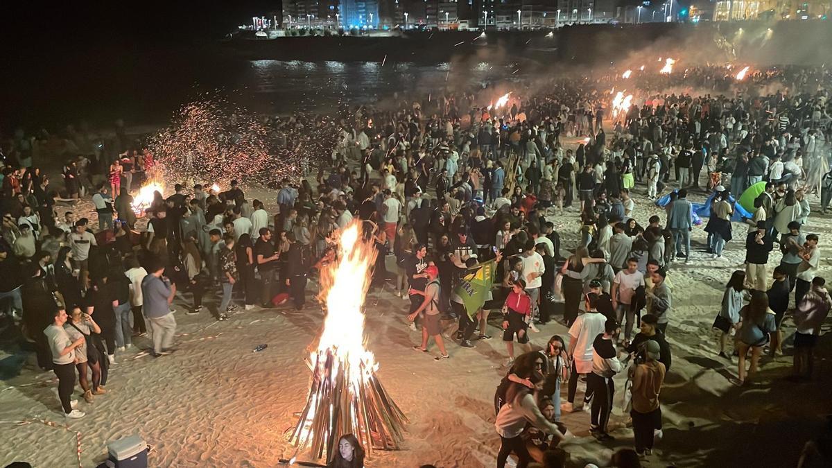 Hogueras de San Juan A Coruña 2022.