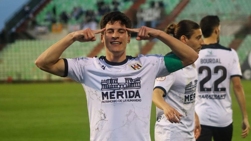 El CD Tenerife refuerza el centro del campo con su segundo fichaje para la temporada 25/26