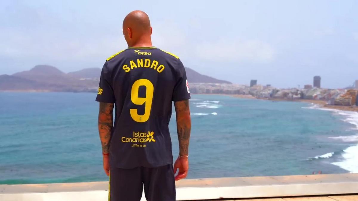 Así es la segunda camiseta con la que la UD Las Palmas homenajea a la capital de la Isla