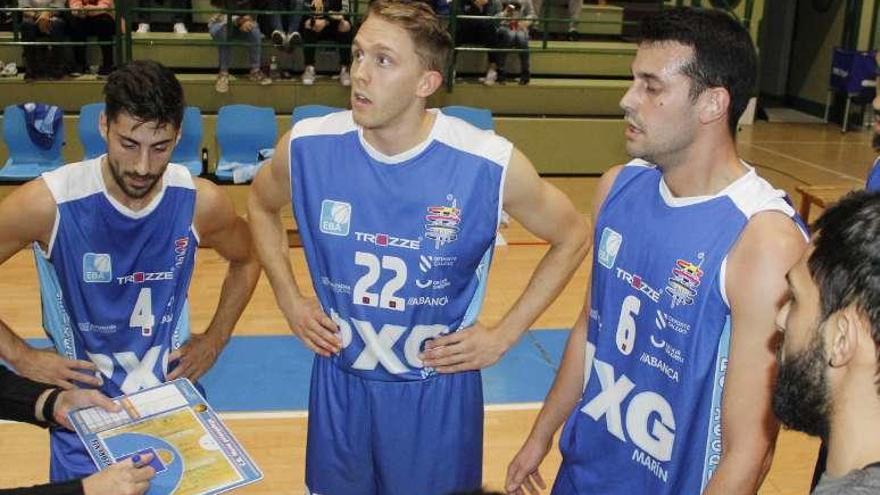 Holmberg (con el 22) durante un partido. // Santos Álvarez