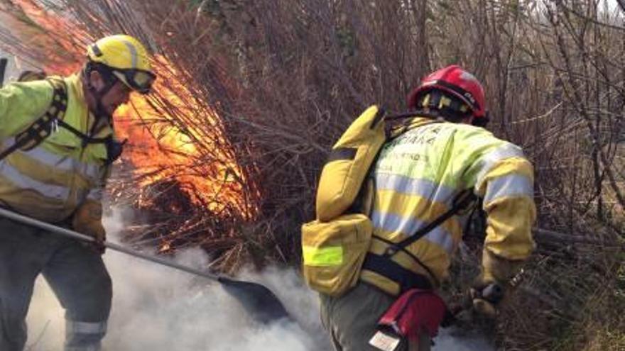 El CSI·F exige más efectivos del cuerpo de bomberos en las zonas turísticas