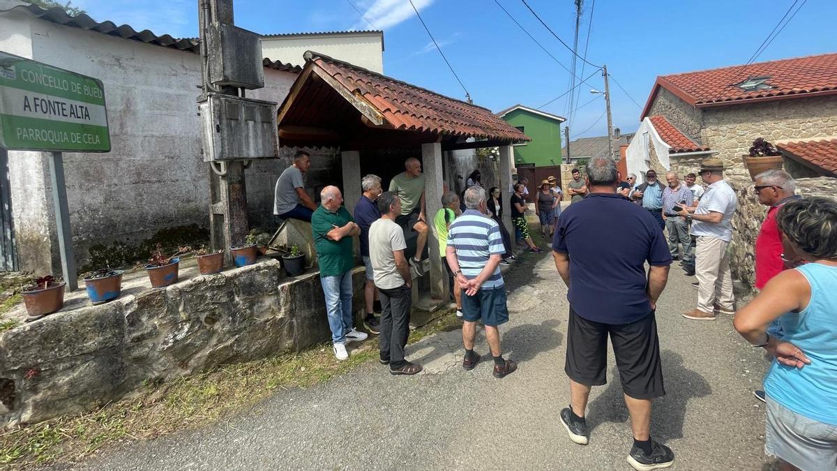 La reunión con el vecindario de A Fonte Alta, en la parroquia de Cela.