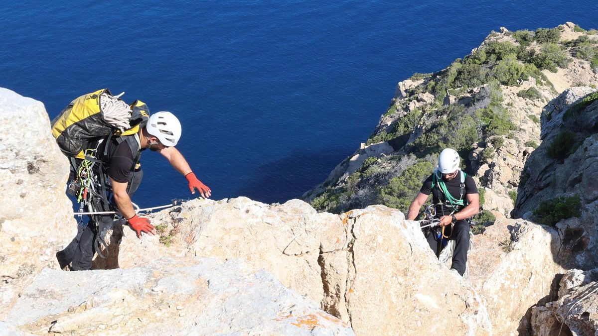 Simulacro del rescate de dos precipitados en Ibiza