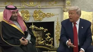 Trump defiende a Bin Salman por el asesinato de Khashoggi: "Cosas que pasan”