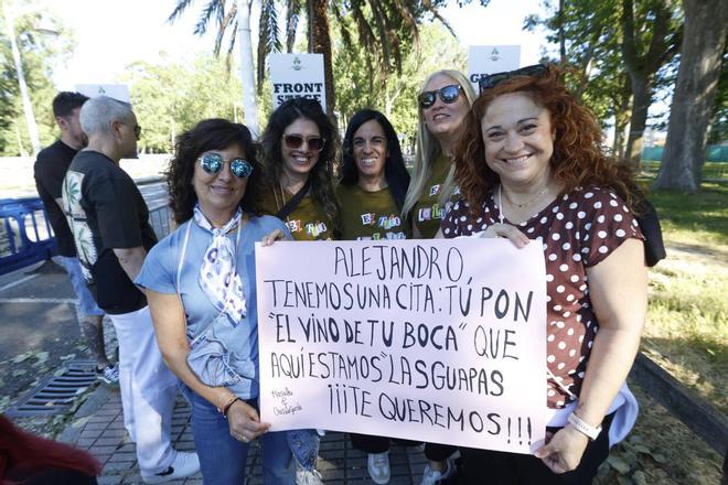 Treinta y cinco años después, los mismos nervios: así esperan los fans de Alejandro Sanz su regreso a Gijón