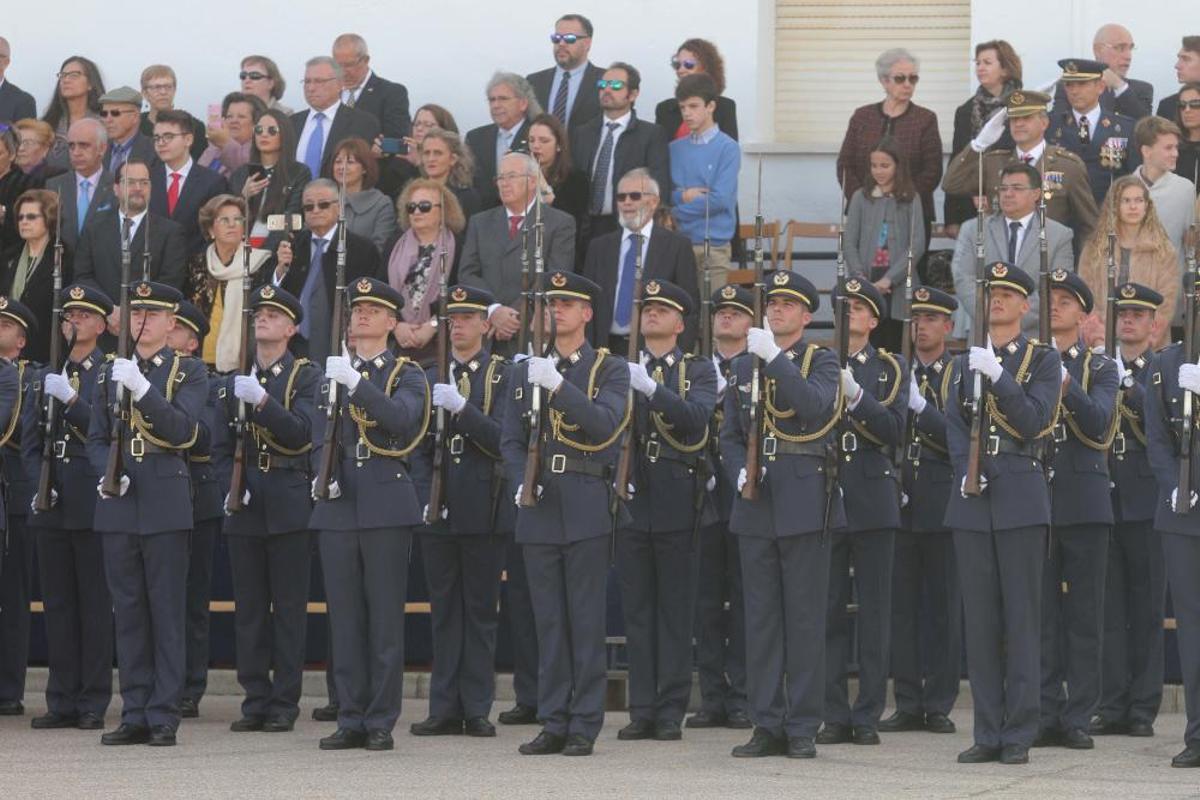 Jura de bandera de nuevos alumnos en la Academia General del Aire - La ...