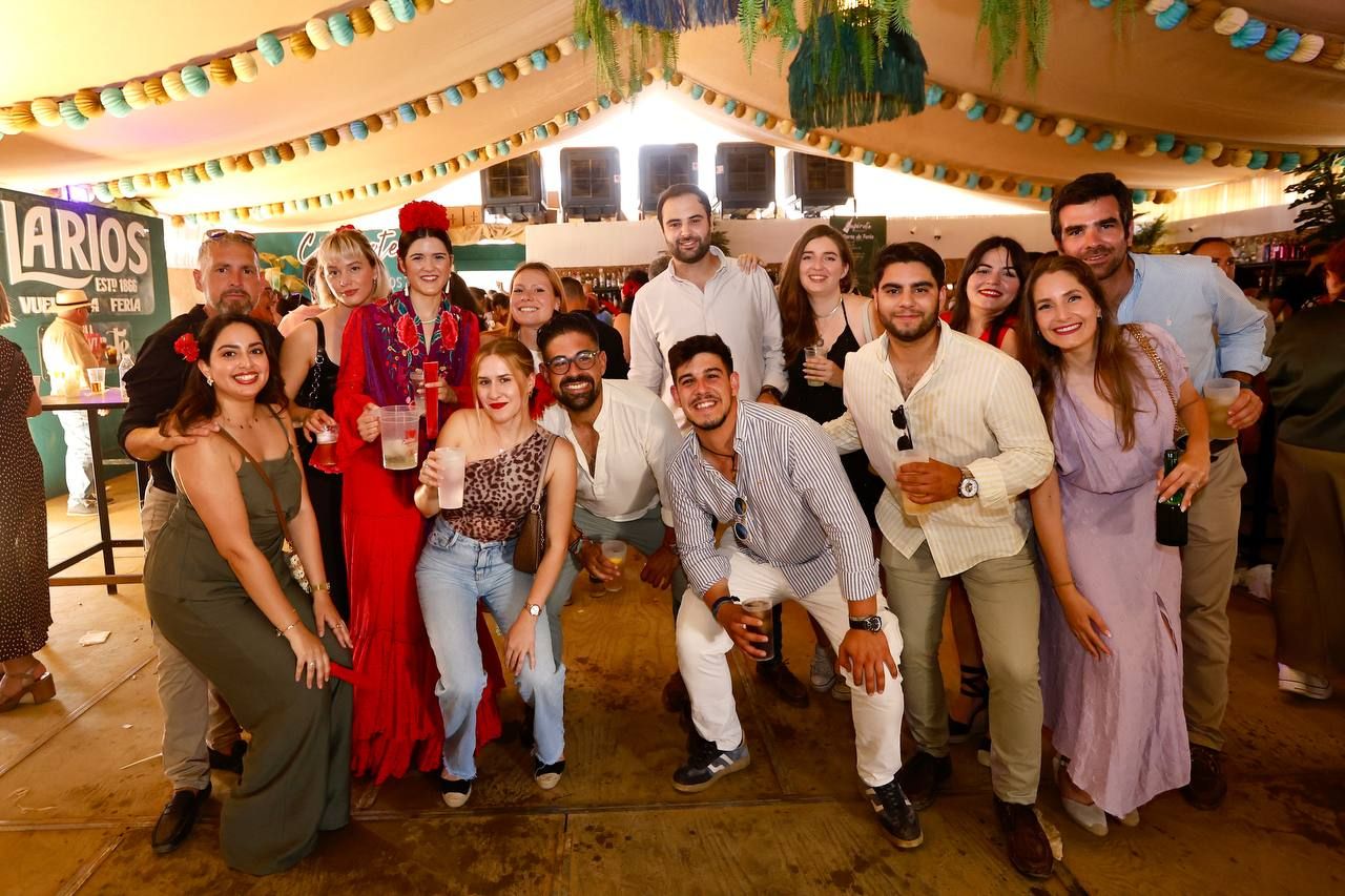 El tardeo se impone en las casetas de la Feria de Córdoba para disfrute de propios y extraños