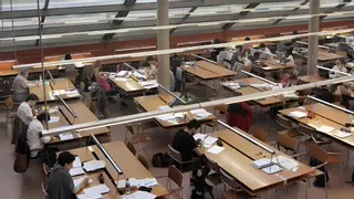 La recta final de Madrid para la EVAU: estas son las bibliotecas públicas con los horarios ampliados y las salas de estudio habilitadas