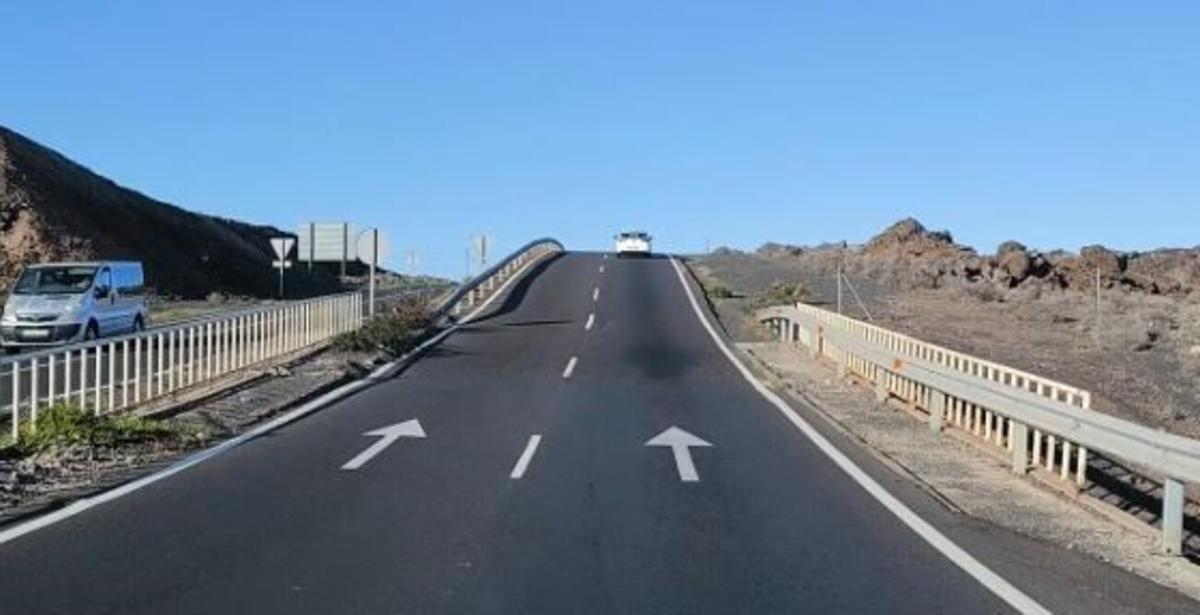 Carretera entre Arrecife y Costa Teguise