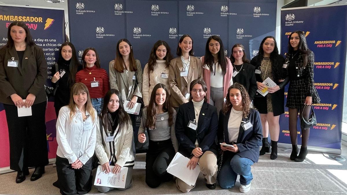 Estudiantes ganadora del programa 'Ambassador for a day'