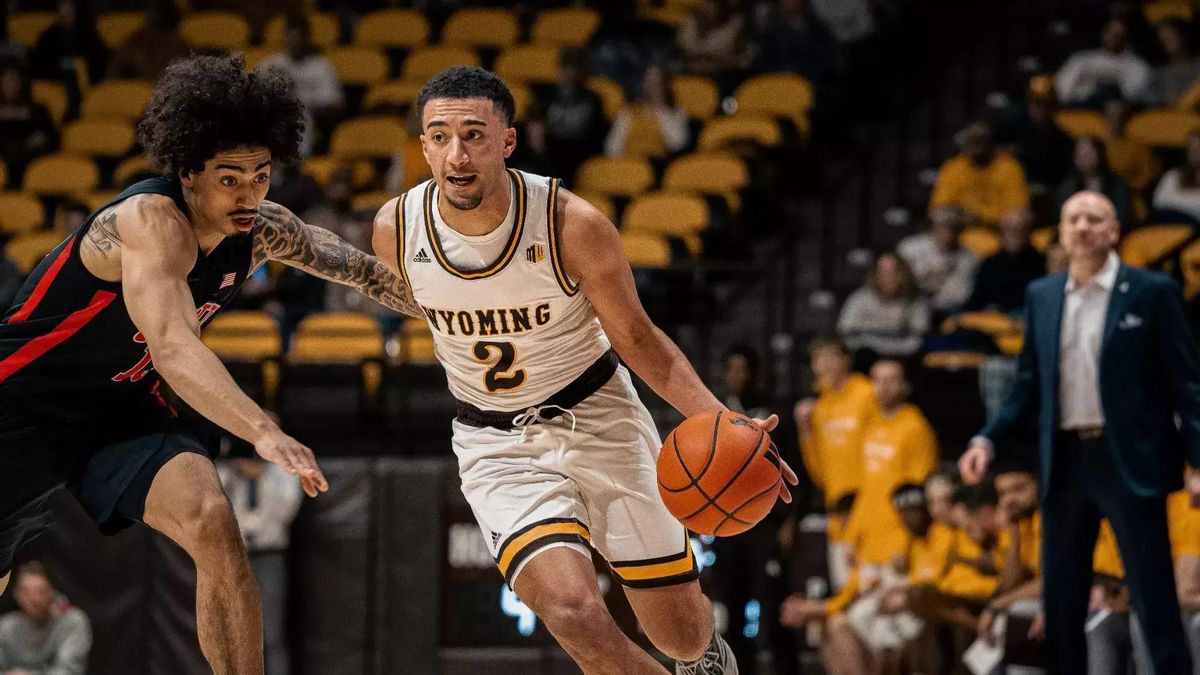 El escolta estadounidense Kobe Newton, procedente de la Universidad de Wyoming, nuevo fichaje del Amics del Bàsquet Castelló.