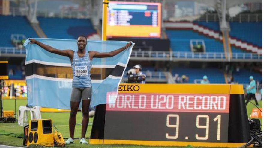 Tebogo festeja su récord en la final de 100 metros del Mundial Sub20 de Cali. |  // EFE