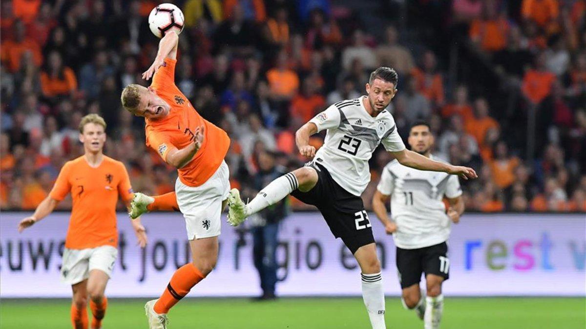 De Ligt, en un lance del pasado Holanda-Alemania