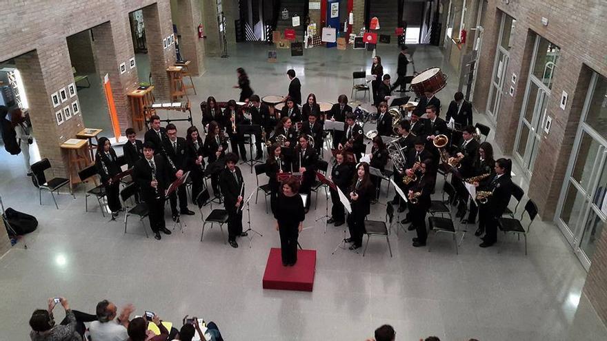 La Asociación Musical Castàlia de Castellón, dirigida por Norma Comes Vidal, en la semana cultural del Conservatorio Profesional Mestre Tárrega.