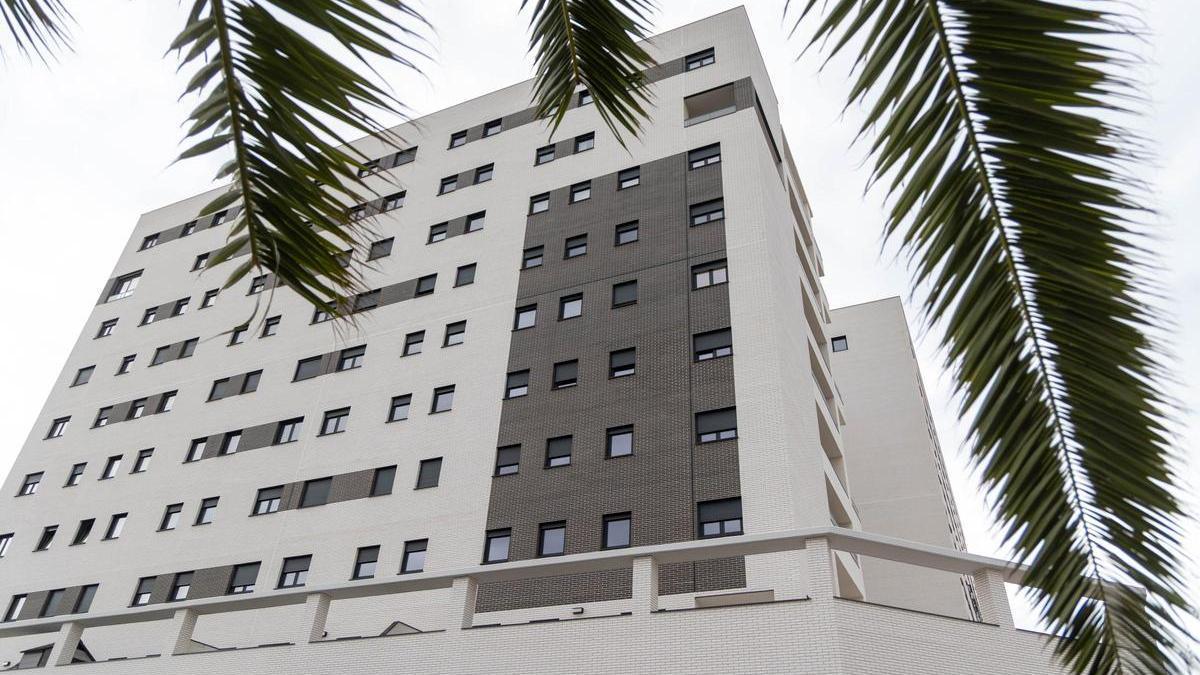 Así es la urbanización Les Naus: la polémica promoción de vivienda protegida en Alicante con adjudicaciones a cargos públicos y familiares