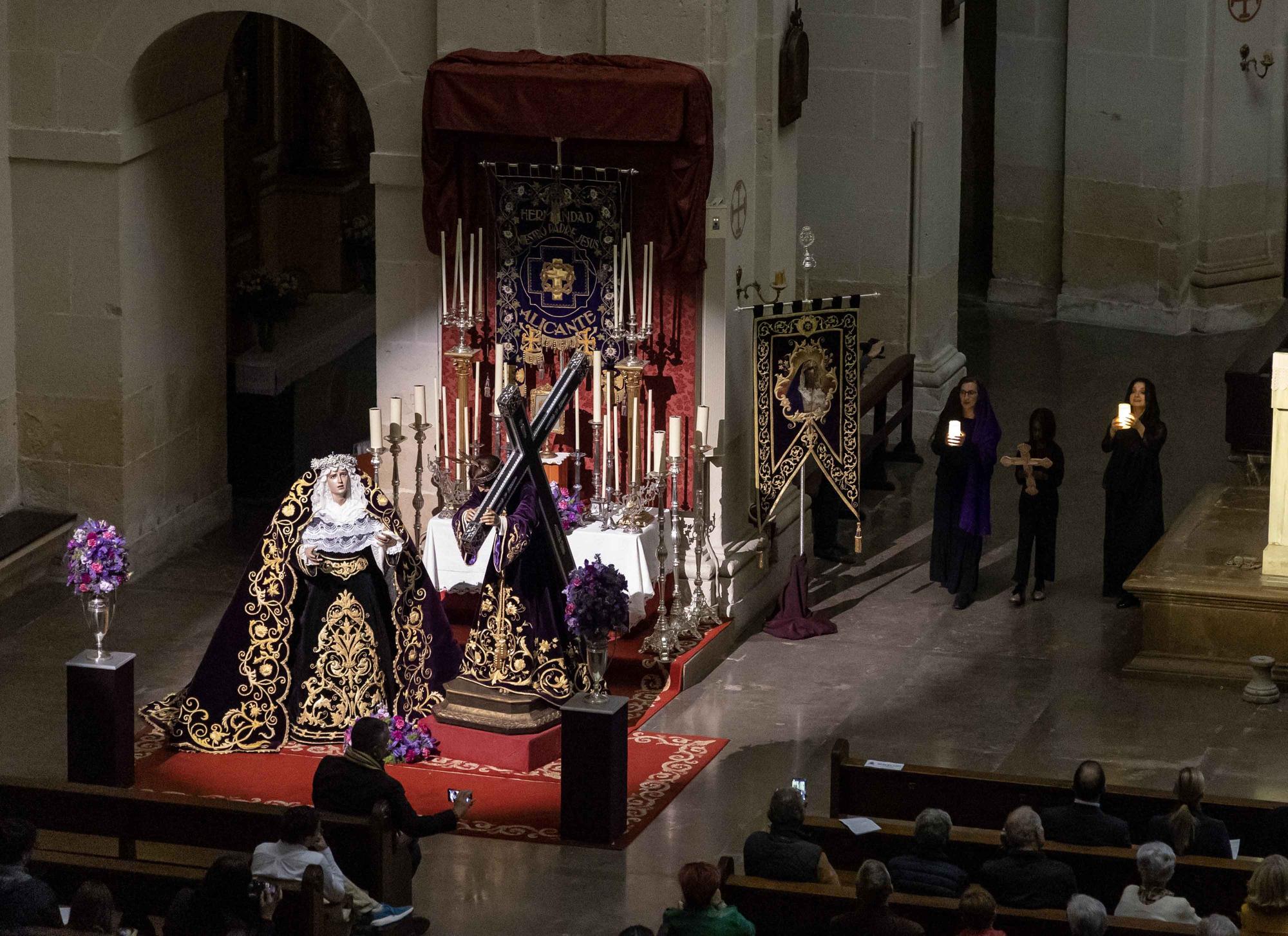 Alumnos del Conservatorio José Tomás de Alicante interpretan la Pasión en la Concatedral de San Nicolás